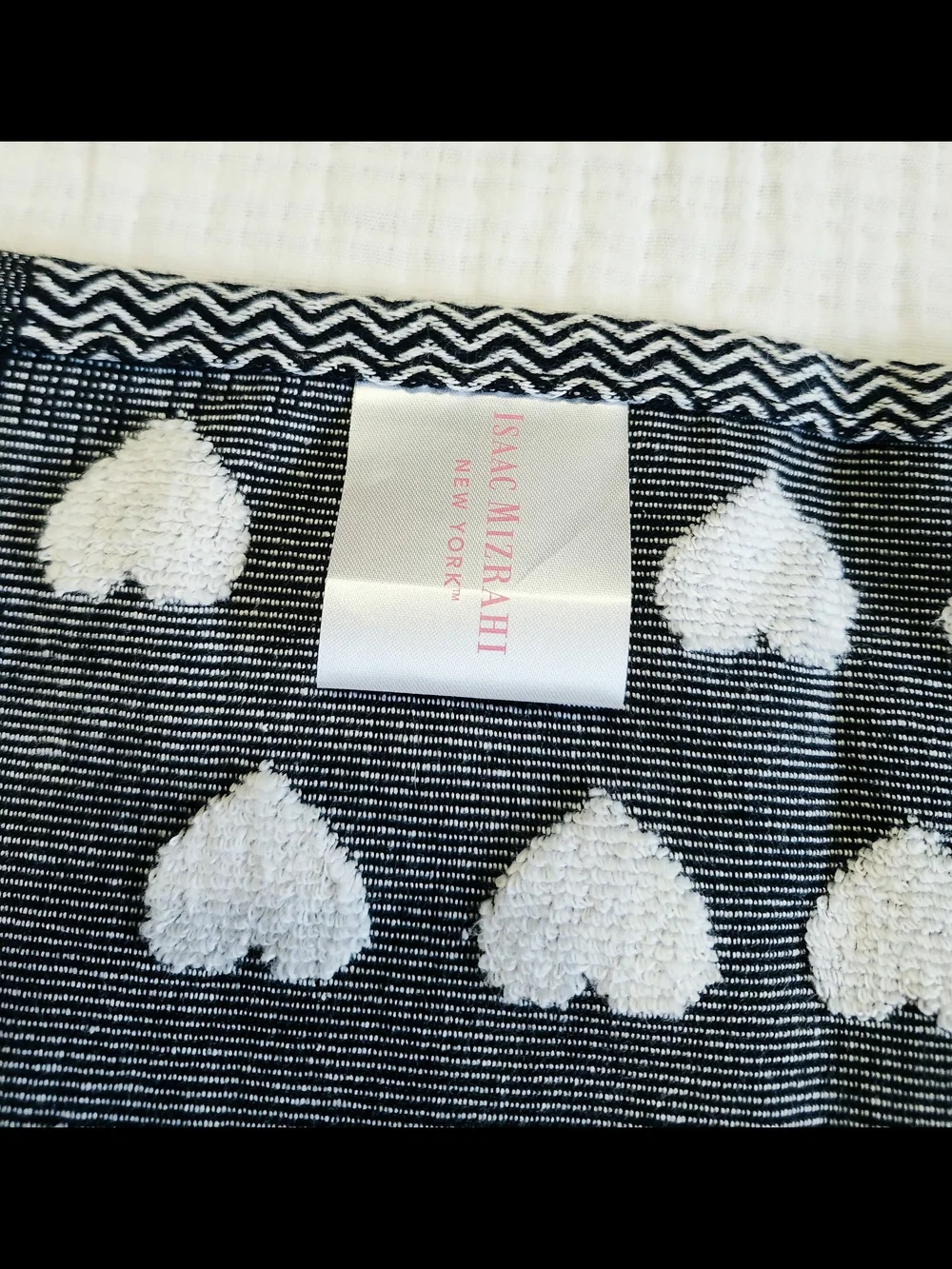 Isaac Mizrahi Black and White Heart Kitchen Towels